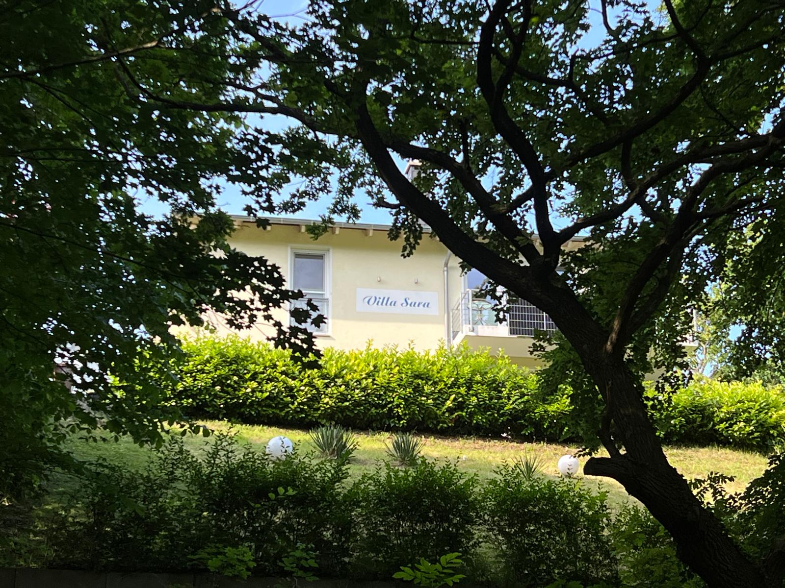 Ansicht von der Seite des Wohnhauses